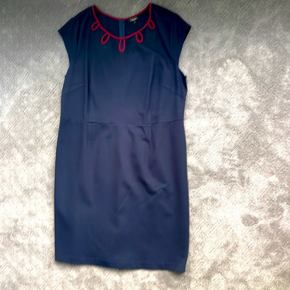 Tocca navy dress size 1x. Perfect for fall!